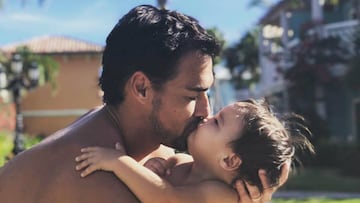 Fabio Fognini junto a su hijo.
