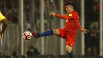 La fuerte acusación del DT de Brasil en contra de Gary Medel