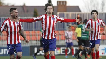 Riquelme celebra el 3-0 en el Atl&eacute;tico B-Langreo, su segundo gol de la tarde.