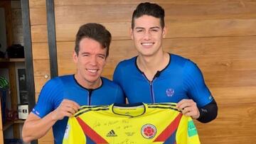 James se monta en la bici y entrena con Rigoberto Urán