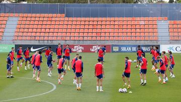 El Atlético en una de las últimas sesiones de entrenamiento de la temporada 24-25 en el Cerro.