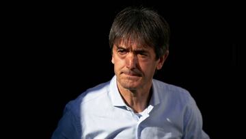 VIGO, SPAIN - FEBRUARY 26:  Pacheta, Head Coach of Real Valladolid CF looks on prior to the LaLiga Santander match between RC Celta and Real Valladolid CF at Estadio Abanca Balaidos on February 26, 2023 in Vigo, Spain. (Photo by Jose Manuel Alvarez/Quality Sport Images/Getty Images)