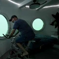 Ni casa ni apartamento: el hombre que vive en una cápsula submarina a 11 metros de profundidad