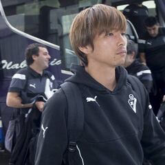 Dani Giménez debuta en LaLiga y Takashi Inui pone el morbo