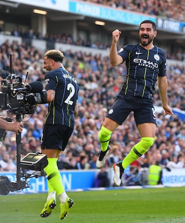 El Manchester City de Pep Guardiola se coronó campeón de la Premier League al golear 4-1 al Brighton en la última fecha de la liga. 