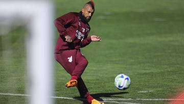 “Disfrutando”: así son los primeros días de Arturo Vidal en Athletico Paranaense