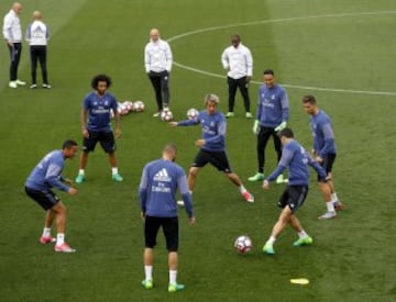 En imágenes el entrenamiento del Madrid antes de Granada