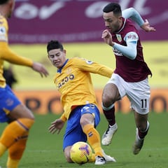James y Mina aportan en defensa en empate del Everton