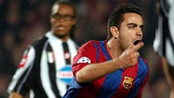 <B>GOL INSUFICIENTE</B>. Xavi marcó el gol del empate para el Barcelona, pero no fue suficiente porque Zalayeta dio el pase a la Juve.