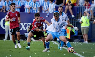 La magia de Roberto pone al Mlaga en la final por el ascenso