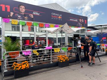 Paddock del GP de México, con modificaciones para evitar el acoso de los aficionados