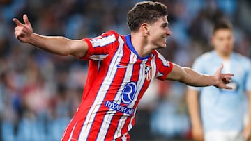 VIGO (PONTEVEDRA), 26/09/2024.- El delantero argentino del Atlético de Madrid Julián Álvarez celebra su gol durante el partido de LaLiga en Primera División que Celta de Vigo y Atlético de Madrid disputan este jueves en el estadio de Balaídos. EFE/Salvador Sas