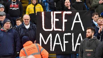 Pancarta UEFA Mafia.