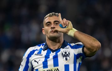 AME9468. MONTERREY (MÉXICO), 13/01/2024.- Germán Berterame de Rayados celebra hoy tras anotar contra el Puebla, durante un partido por la jornada 1 del torneo Clausura 2024 de la Liga MX, en el Estadio BBVA de la ciudad de Monterrey (México). EFE/Miguel Sierra
