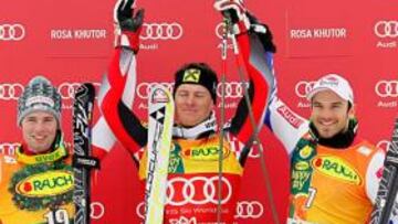 Ivica Kostelic posa en lo más alto del podio de Sochi.