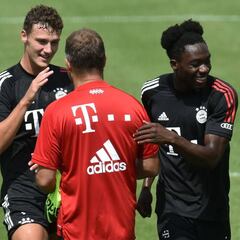 Varapalo para el Bayern: Pavard se pierde la Champions