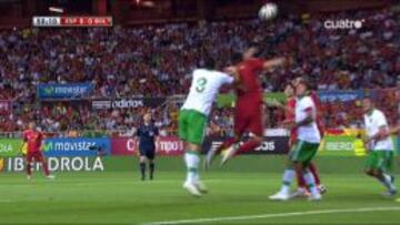 Penalti claro de Bejarano sobre Javi Martínez por empujón