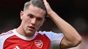 Viktor Gyökeres, jugador del Arsenal, se lamenta durante un amistoso ante el Villarreal en el Emirates Stadium.