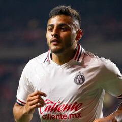 Vega revela peleas y discusiones por la titularidad en Chivas