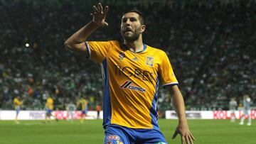 Andre Gignac of Tigres celebrates his goal against Leon during their Mexican Apertura 2016 Tournament first leg semifinal football match at Nou Camp stadium on November 30, 2016, in Leon, Mexico. / AFP PHOTO / GUSTAVO BECERRA