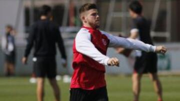 Alberto no se entrnó con el resto del grupo.