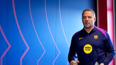 GRAFCAT9773. BARCELONA, 17/03/2026.- El entrenador del FC Barcelona, Hansi Flick, durante la rueda de prensa posterior al entrenamiento que el equipo azulgrana ha realizado en la ciudad deportiva Joan Gamper para preparar el partido de vuelta de los octavos de final de la Liga de campeones que mañana disputarán ante el Newcastle. EFE/Alejandro García