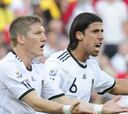 Khedira: "Schweini me ha preguntado por el Madrid"