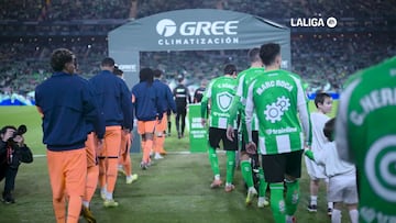 El equipo catalán venció al Betis con poder ofensivo sólido; el rival descontó y la diferencia en la tabla frente al Madrid quedó en cuatro puntos.