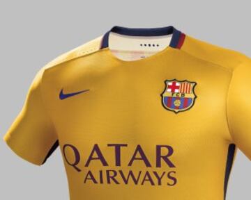 Presentación de la nueva equipación con franjas horizontales del Barcelona para la temporada 2015-2016.