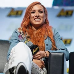 Becky Lynch: "Me han pedido que no sea tan dura"