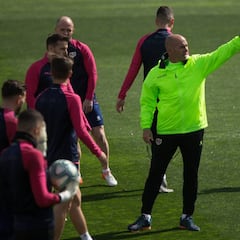 Paco: "Los jugadores han vuelto a trabajar y piden que se les pague lo que figura en su contrato"