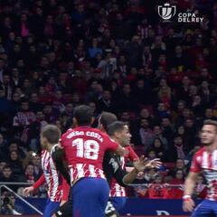 El gol anulado a Diego Costa en el 12' debió subir al marcador