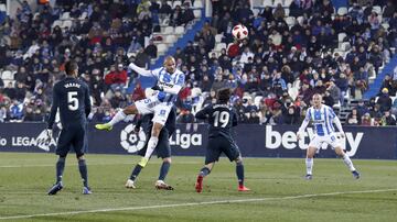 1-0. Martin Braithwaite marcó el primer gol.