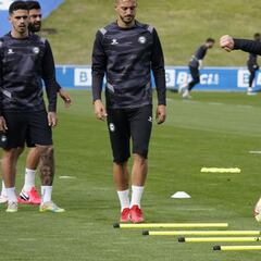 El Alavés señala a Saúl y a Guidetti para que hagan las maletas en el mes de enero