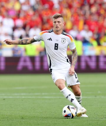 Toni Kroos en acción durante el partido de cuartos de final entre España y Alemania.