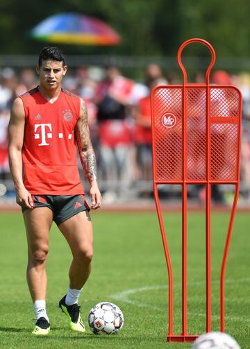 James Rodríguez trabajó a la par de sus compañeros durante la última práctica del Bayern Múnich en la recta final de la pretemporada.