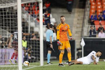 2-3. Neto tras el tercer gol de Pierre-Emerick Aubameyang.