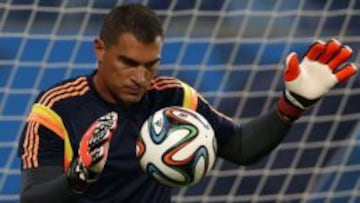Faryd Mondragón entrenando de cara al Mundial de Brasil 2014