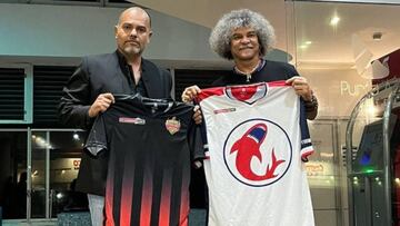 Pibe Valderrama llega a Veracruz para participar en partido de exhibición
