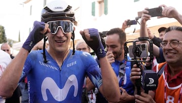 Pelayo Sánchez, exultante tras su victoria en el Giro de Italia.