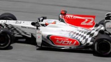<b>UN PASO ADELANTE. </b>Narain Karthikeyan, ayer en los entrenamientos libres en el circuito de Sepang.