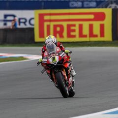 Ni la lluvia frena a Bautista