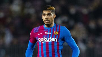 Araújo puede ser un problema para el Barça