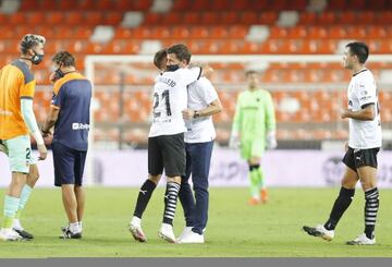 EN UN DERBI MARCADO POR LA POLÉMICA, EL EQUIPO DE JAVI GRACIA SUMÓ SUS PRIMEROS TRES PUNTOS.