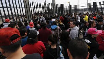 Hinchas colapsan venta de entradas en el Monumental