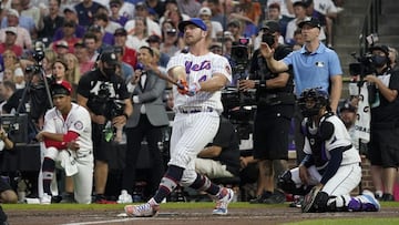 Mientras el 1B Pete Alonso iba en camino al Spring Training de los New York Mets, un auto no se detuvo en una luz roja y embistió su camioneta.