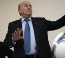 A Blatter le gusta la lucha entre Cristiano y Messi