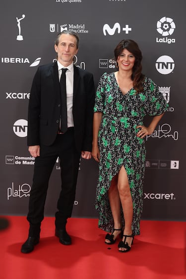 El productor Nicolás Avruj y la actriz Valeria Sánchez posan a su llegada a la 10ª edición de los Premios Platino del cine Iberoamericano.