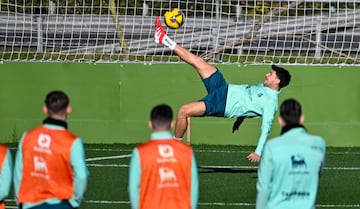 Antes de su presentacin, Meseguer ya complet su segundo entrenamiento como jugador del Racing.