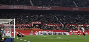 0-3. Griezmann marcó desde los 11 metros el tercer gol.